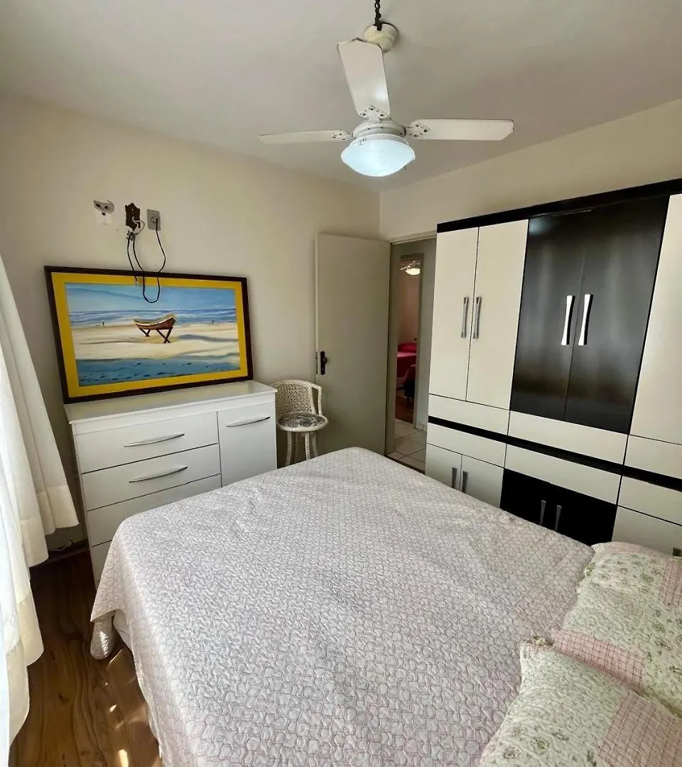 Quarto A Poucos Metros Da Praia De Balneario Camboriu Brazil